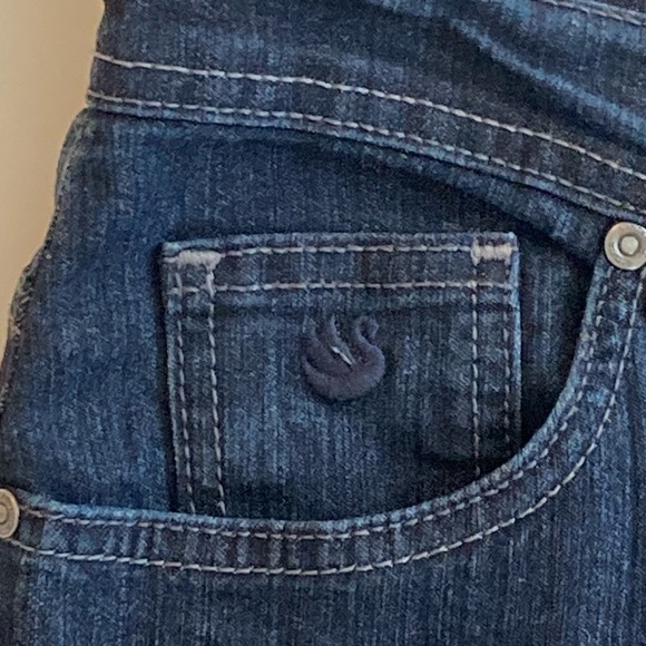 Gloria Vanderbilt Dark Wash Straight Leg Jean - Picture 7 of 8